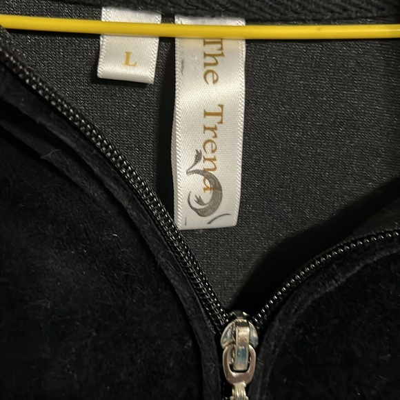 The trend woman’s black hoodie with sequence - Picture 3 of 4